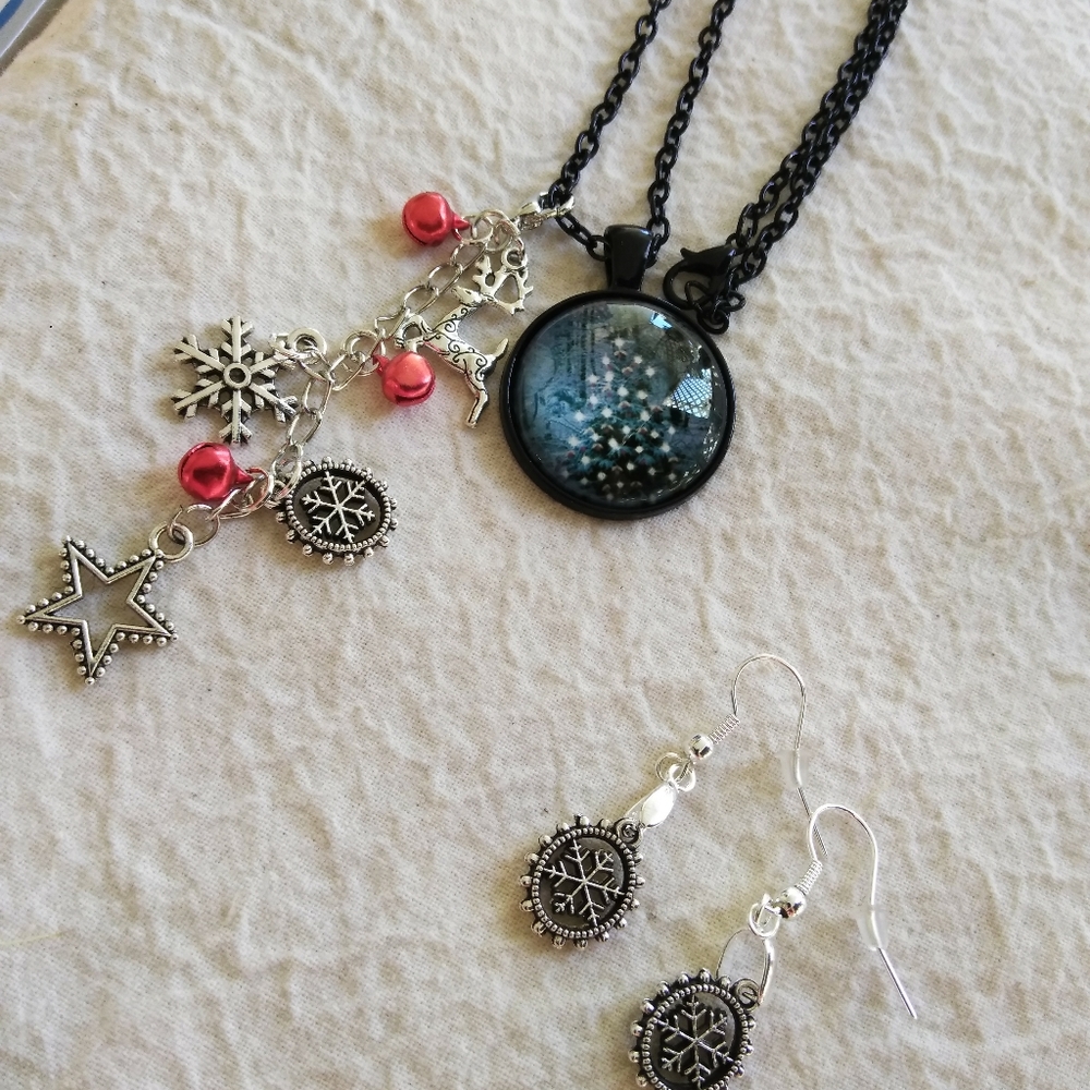 Holiday Pendant Set